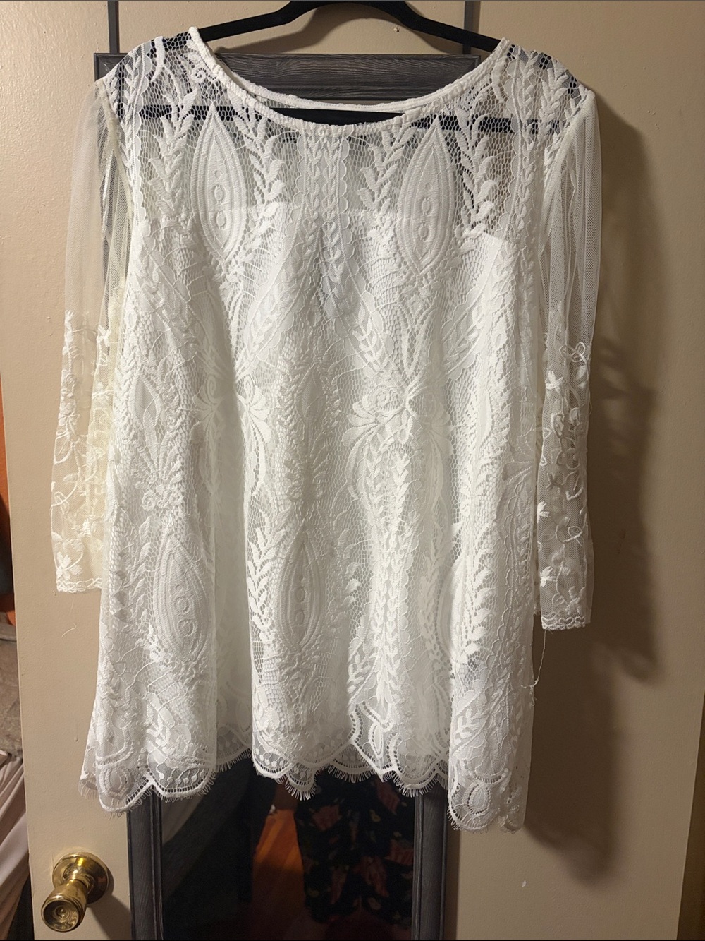 Elegant White Lace Long-Sleeve Women's Top